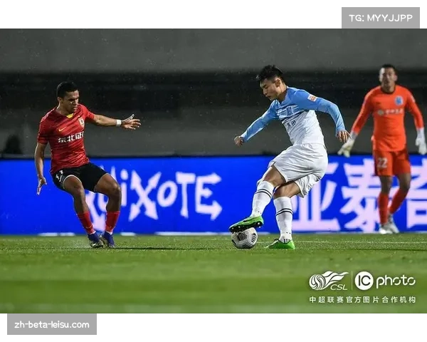 韩鹏飞冒顶致丢球 蓉城后防线急需索罗金驰援